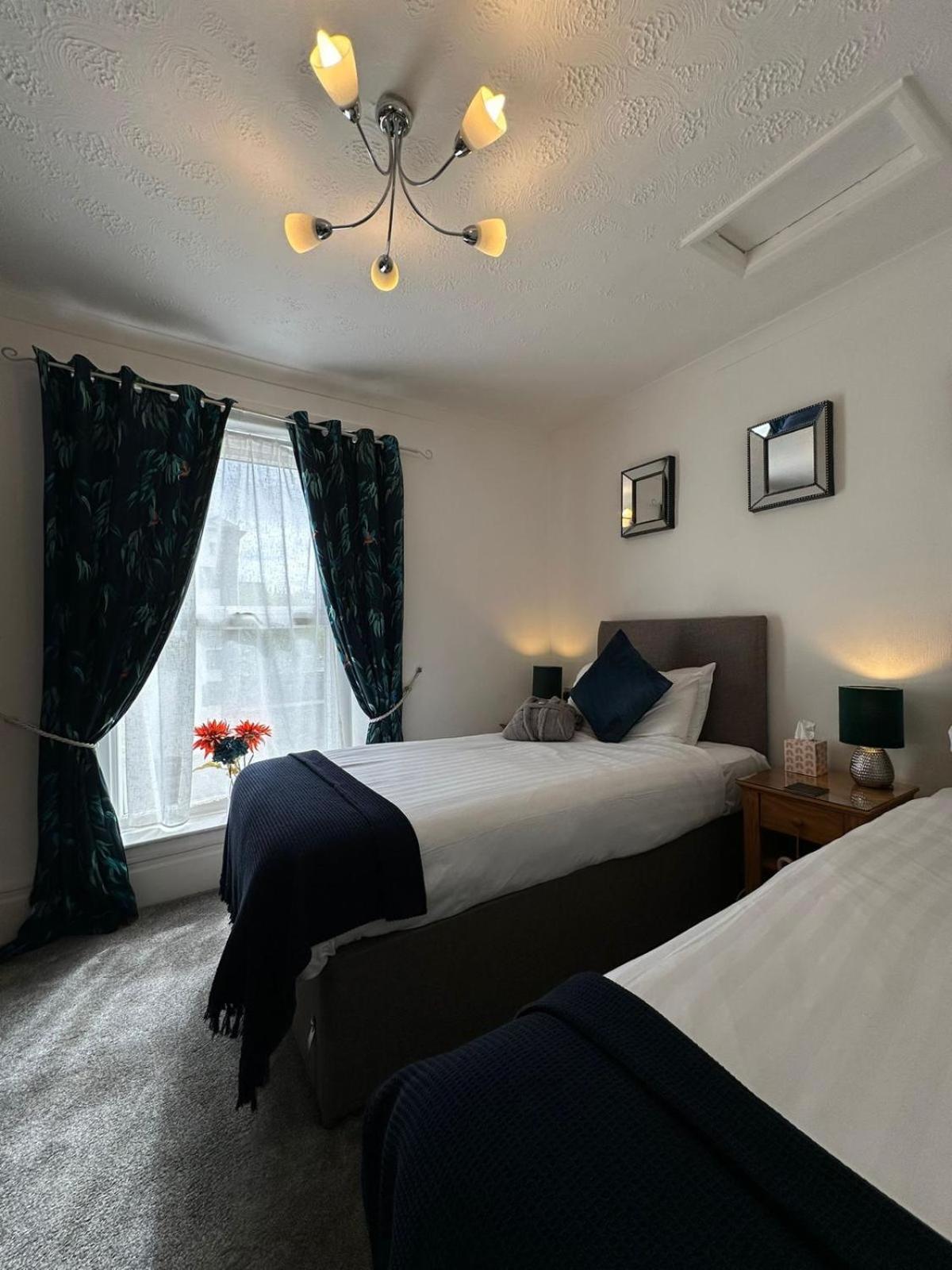 Abbey House 4*